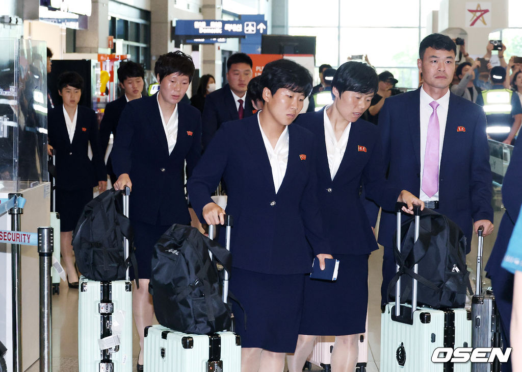 북한 여자 클럽 팀 최초로 한국 땅 밟은 내고향여자축구단
