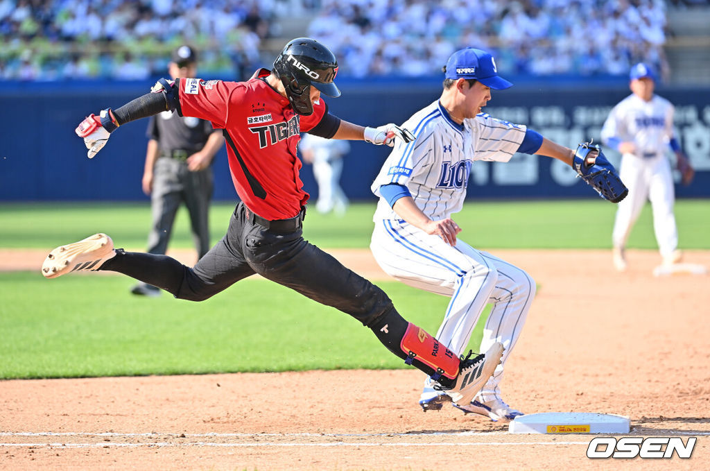 17일 대구삼성라이온즈파크에서 2026 신한 SOL KBO 리그 삼성 라이온즈와 KIA 타이거즈의 경기가 열렸다. 홈팀 삼성은 최원태가, 방문팀 KIA는 김태형이 선발 출전했다. KIA 타이거즈 박재현이 7회초 1사 2루 1루수 왼쪽 내야 안타를 치고 세이프되고 있다. 2026.05.17 / foto0307@osen.co.kr