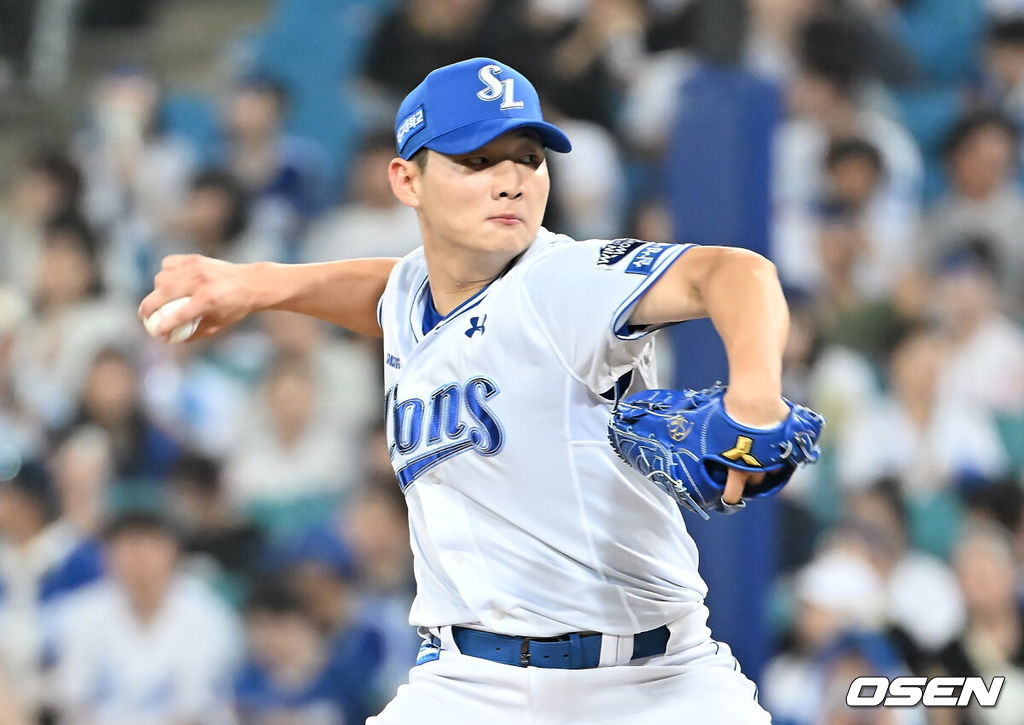 23일 대구삼성라이온즈파크에서 2025 신한 SOL 뱅크 KBO 리그 삼성 라이온즈와 SSG 랜더스의 경기가 열렸다. 홈팀 삼성은 가라비토가, 방문팀 SSG는 김건우가 선발 출전했다. 삼성 라이온즈 육선엽이 역투하고 있다. 2025.07.23 / foto0307@osen.co.kr
