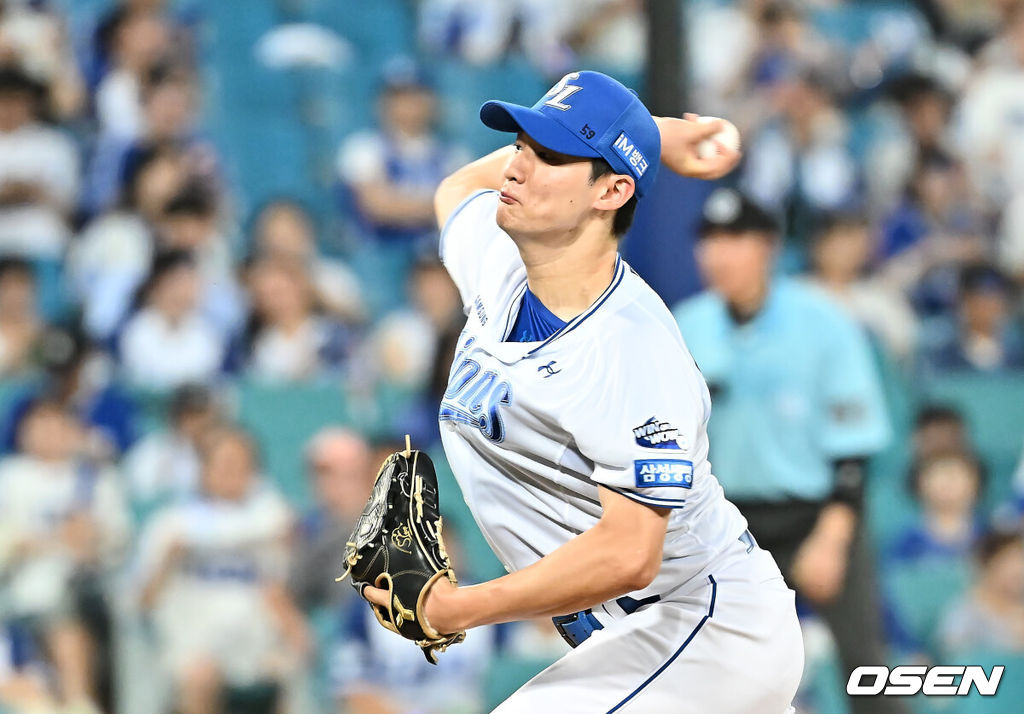 14일 대구삼성라이온즈파크에서 2025 신한 SOL 뱅크 KBO 리그 삼성 라이온즈와 KIA 타이거즈의 경기가 열렸다. 홈팀 삼성은 원태인이, 방문팀 KIA는 양현종이 선발 출전했다. 삼성 라이온즈 육선엽이 역투하고 있다. 2025.08.14 / foto0307@osen.co.kr