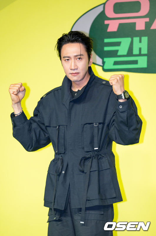 [OSEN=민경훈 기자] 19일 서울 종로구 JW 메리어트 동대문 스퀘어에서 넷플릭스 시리즈 '유재석 캠프' 제작발표회가 열렸다.오는 26일(화) 첫 공개되는 '유재석 캠프'는 초보 캠프장 유재석과 예측 불가 직원 이광수, 변우석, 지예은이 숙박객들과 떠들어 재끼고, 놀아 재끼고, 까불어 재끼며 일상 탈출을 완성하는 단체 캠프 예능이다.이광수가 포즈를 취하고 있다.&nbsp;2026.05.19&nbsp;/ rumi@osen.co.kr