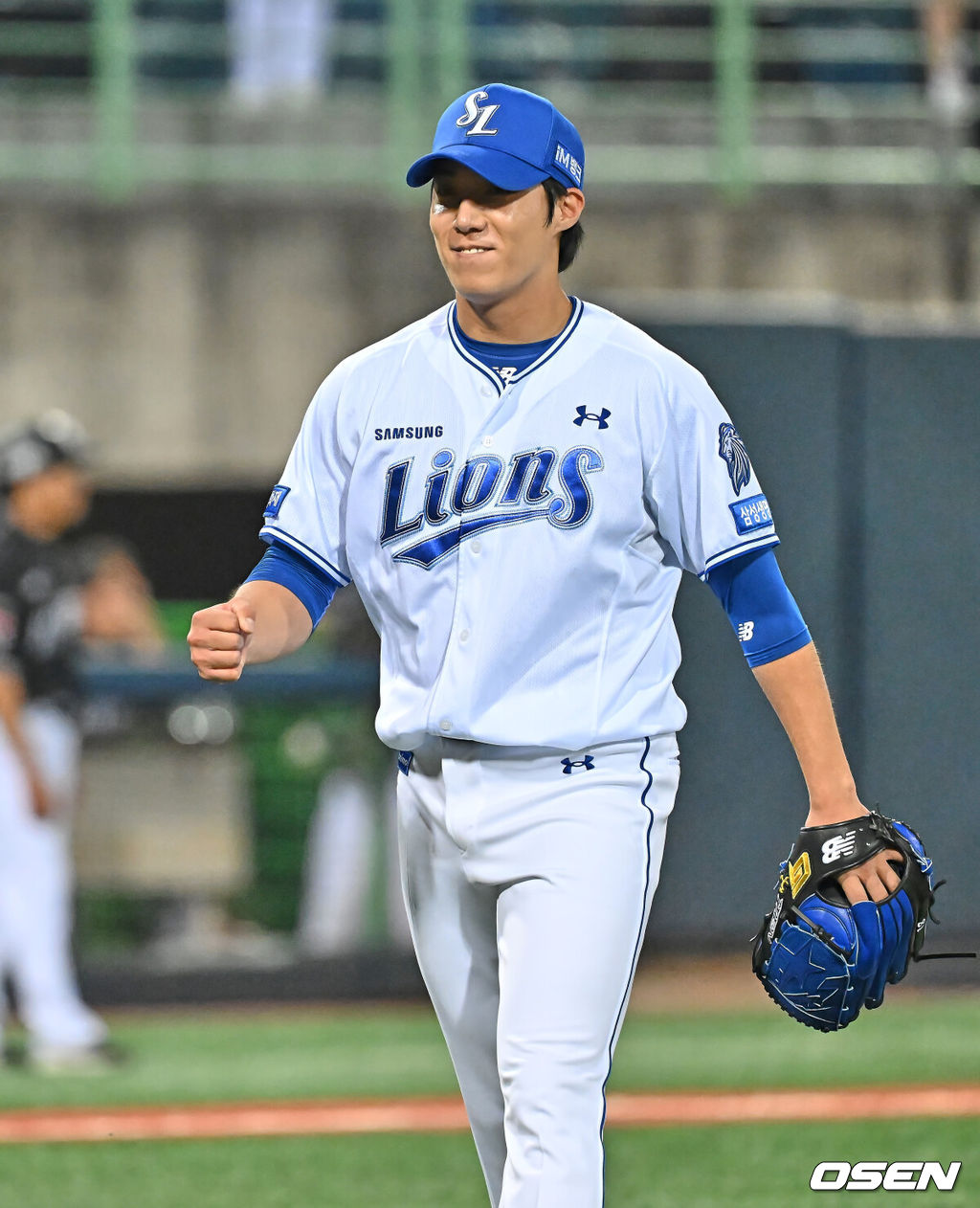 19일 포항야구장에서 2026 신한 SOL KBO 리그 삼성 라이온즈와 KT 위즈의 경기가 열렸다. 홈팀 삼성은 원태인이, 방문팀 KT는 보쉴리가 선발 출전했다. 삼성 라이온즈 선발 투수 원태인이 6회초 2사 3루 KT 위즈 김상수를 2루수 직선타로 잡고 기뻐하고 있다. 2026.05.19 / foto0307@osen.co.kr
