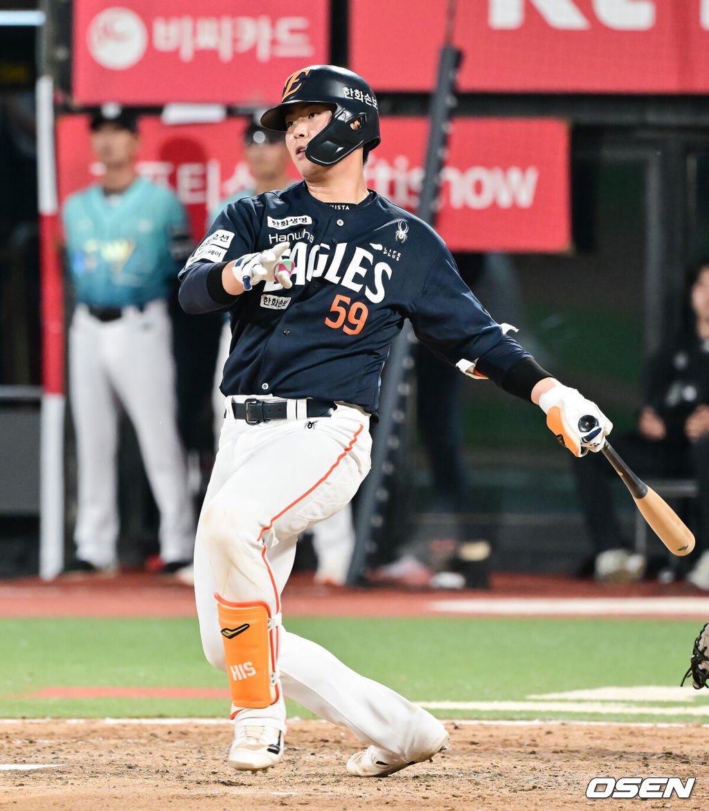 15일 오후 수원KT위즈파크에서 2026 신한 SOL KBO 리그 KT 위즈와 한화 이글스의 경기가 진행됐다.이날 경기에서 KT는 고영표를, 한화는 왕옌청을 선발투수로 내세웠다.5회초 한화 선두타자 허인서가 안타를 날리고 있다.    2026.05.15 / soul1014@osen.co.kr