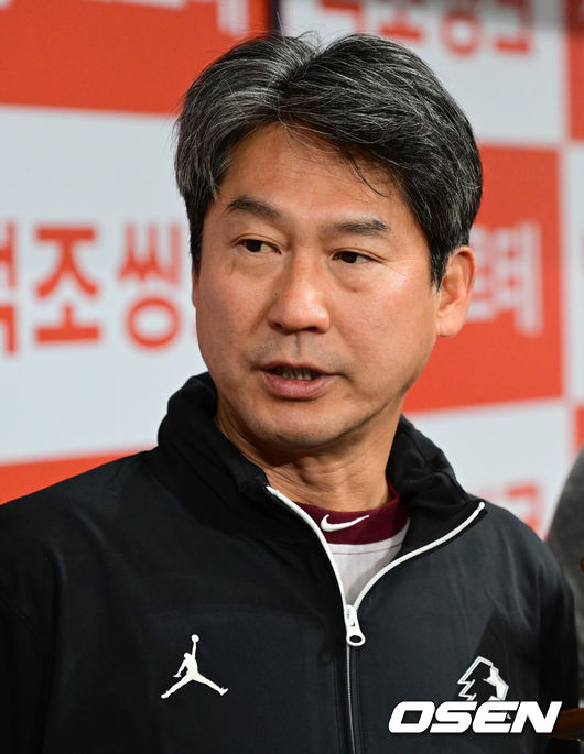 키움 히어로즈 설종진 감독. /OSEN DB