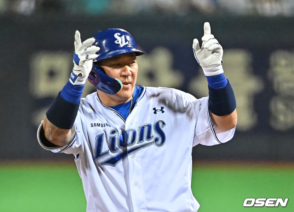 21일 포항야구장에서 2026 신한 SOL KBO 리그 삼성 라이온즈와 KT 위즈의 경기가 열렸다. 홈팀 삼성은 후라도가, 방문팀 KT는 오원석이 선발 출전했다. 삼성 라이온즈 최형우가 7회말 무사 1,3루 좌익수 앞 1타점 안타를 치고 세리머니를 하고 있다. 2026.05.21 / foto0307@osen.co.kr