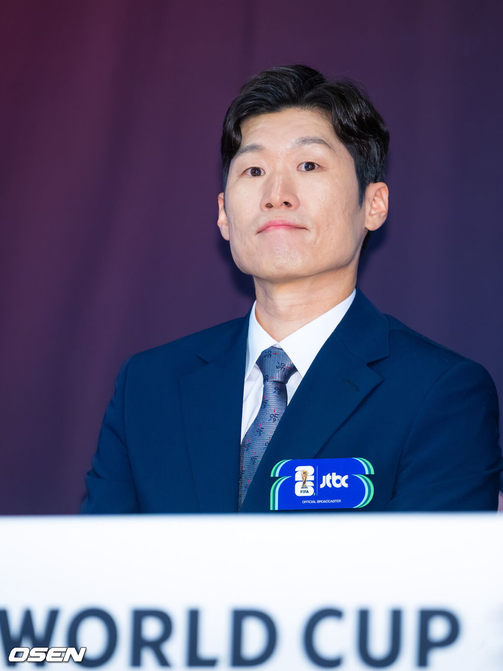21일 오전 서울 중구 앰버서더 서울 풀만 호텔에서 JTBC ‘2026 FIFA 북중미 월드컵’ 기자간담회가 진행됐다. 한국은 이번 대회 조별리그 A조에서 체코, 멕시코, 남아프리카공화국과 경쟁한다. 6월12일 체코전을 시작으로 19일 멕시코전, 25일 남아프리카공화국전을 차례로 치르며 32강 진출을 노린다.박지성 해설위원이 질문을 받고 있다. 2026.05.21 /rumi@osen.co.kr