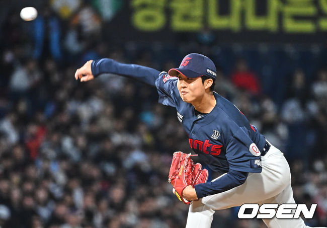 [OSEN=창원, 이석우 기자] 31일 창원NC파크에서 2026 신한 SOL KBO 리그 NC 다이노스와 롯데 자이언츠의 경기가 열렸다. 홈팀 NC는 토다가, 방문팀 롯데는 박세웅이 선발 출전했다. 롯데 자이언츠 쿄야마가 역투하고 있다. 2026.03.31 / foto0307@osen.co.kr