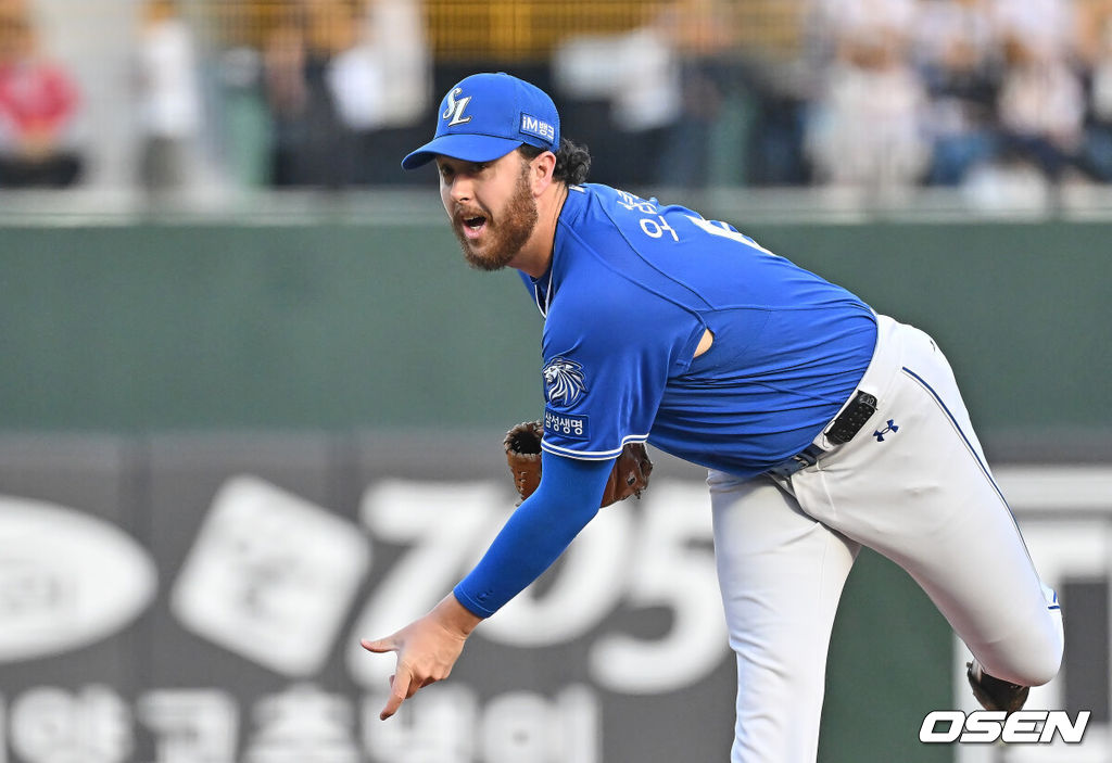 22일 부산 사직야구장에서 2026 신한 SOL KBO 리그 롯데 자이언츠와 삼성 라이온즈의 경기가 열렸다. 홈팀 롯데는 김진욱이, 방문팀 삼성은 오러클린이 선발 출전했다.삼성 라이온즈 선발 투수 오러클린이 역투하고 있다. 2026.05.22 / foto0307@osen.co.kr
