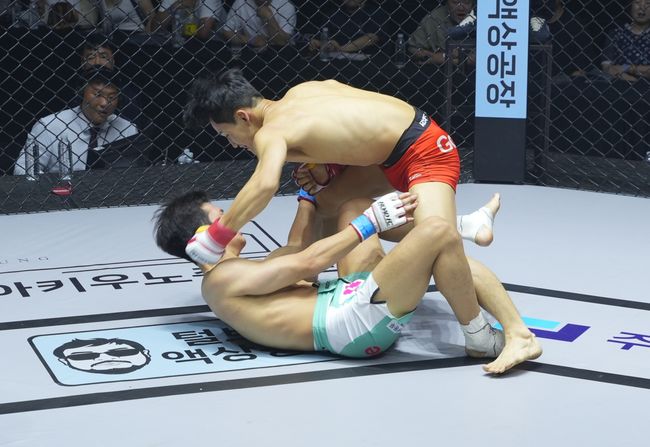 로드FC 플라이급 파이터 이재훈이 일본 무대에 도전장을 던진다. / 로드FC