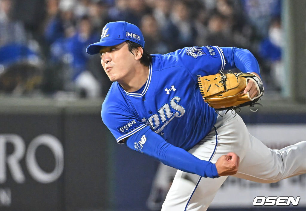 22일 부산 사직야구장에서 2026 신한 SOL KBO 리그 롯데 자이언츠와 삼성 라이온즈의 경기가 열렸다. 홈팀 롯데는 김진욱이, 방문팀 삼성은 오러클린이 선발 출전했다.삼성 라이온즈 이재희가 역투하고 있다. 2026.05.22 / foto0307@osen.co.kr