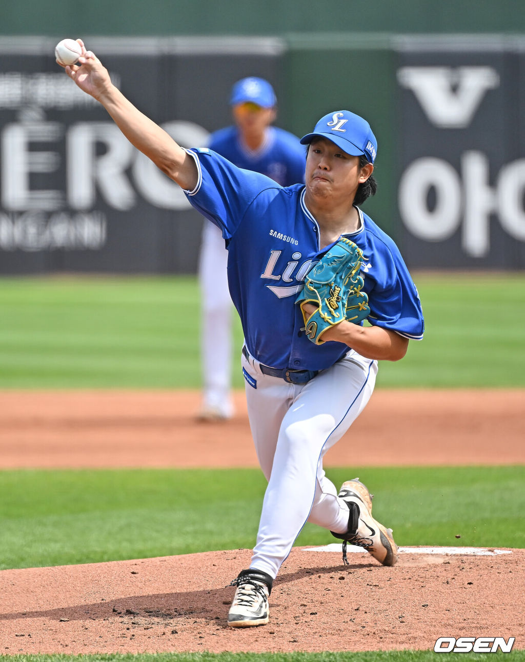 24일 부산 사직야구장에서 2026 신한 SOL KBO 리그 롯데 자이언츠와 삼성 라이온즈의 경기가 열렸다. 홈팀 롯데는 로드리게스가, 방문팀 삼성은 양창섭이 선발 출전했다.삼성 라이온즈 선발 투수 양창섭이 역투하고 있다. 2026.05.24 / foto0307@osen.co.kr