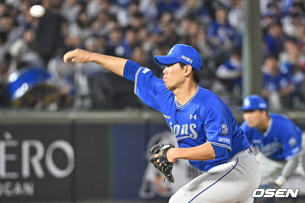 22일 부산 사직야구장에서 2026 신한 SOL KBO 리그 롯데 자이언츠와 삼성 라이온즈의 경기가 열렸다. 홈팀 롯데는 김진욱이, 방문팀 삼성은 오러클린이 선발 출전했다.삼성 라이온즈 김재윤이 역투하고 있다. 2026.05.22 / foto0307@osen.co.kr