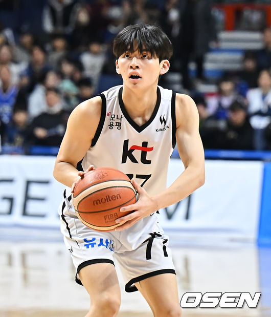 [OSEN=부산, 이석우 기자] 수원 KT 강성욱 038 2026.02.15 / foto0307@osen.co.kr