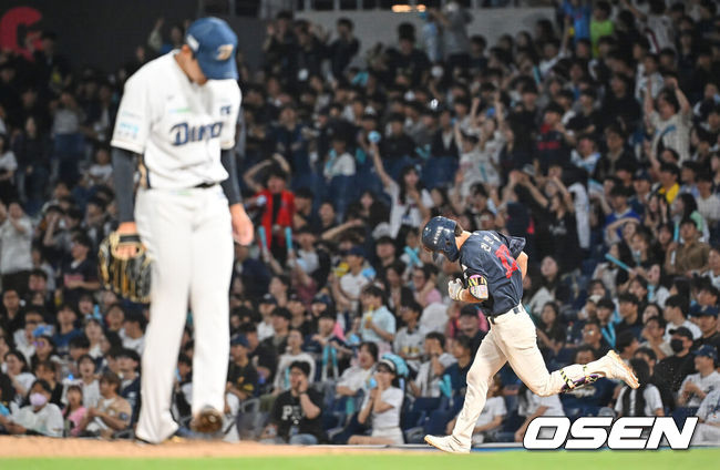 [OSEN=창원, 이석우 기자] 29일 창원NC파크에서 2026 신한 SOL KBO 리그 NC 다이노스와 롯데 자이언츠의 경기가 열렸다. 홈팀 NC는 구창모가, 방문팀 롯데는 박세웅이 선발 출전했다. 롯데 자이언츠 전민재가 8회초 1사 좌월 솔로 홈런을 치고 그라운드를 돌고 있다. 2026.05.29 / foto0307@osen.co.kr