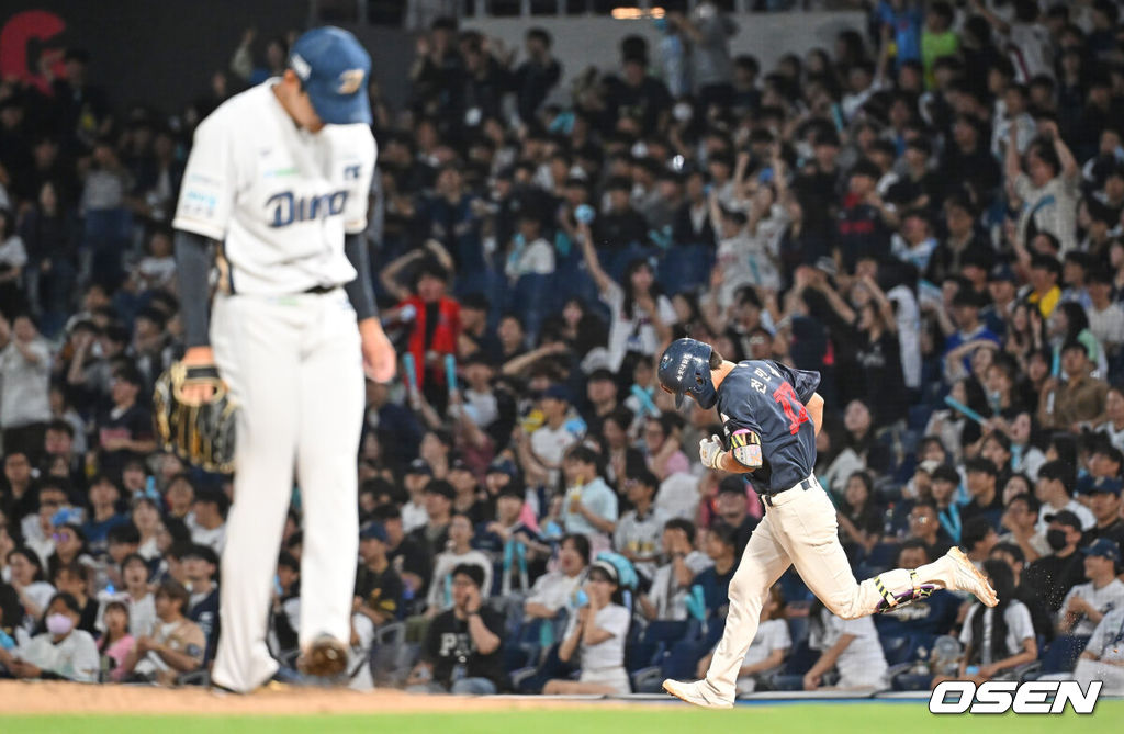 29일 창원NC파크에서 2026 신한 SOL KBO 리그 NC 다이노스와 롯데 자이언츠의 경기가 열렸다. 홈팀 NC는 구창모가, 방문팀 롯데는 박세웅이 선발 출전했다. 롯데 자이언츠 전민재가 8회초 1사 좌월 솔로 홈런을 치고 그라운드를 돌고 있다. 2026.05.29 / foto0307@osen.co.kr