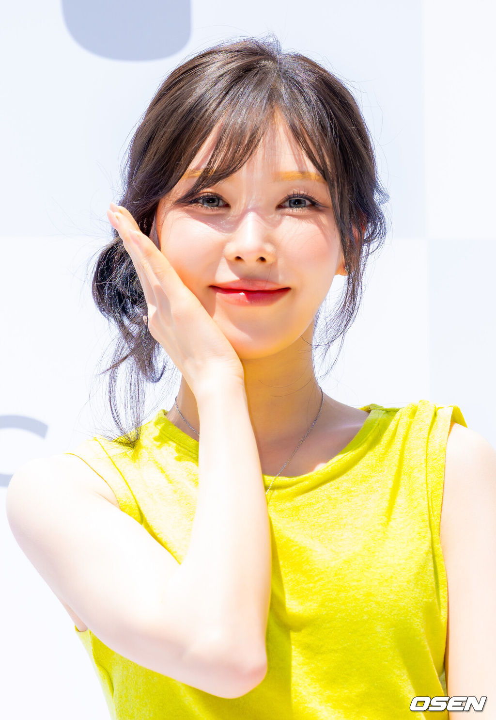 29일 오후 서울 마포구 연남동에서 한 컨템포러리 브랜드 플래그십 스토어 오픈 포토 행사가 열렸다.행사에는 아이브(IVE) 이서, 레드벨벳 웬디, 비투비 육성재, 태국 배우 에미(EMI), 보니(BONNIE, 믹 (MIK)이 참석했다.레드벨벳 웬디가 포즈를 취하고 있다. 2026.05.29 / rumi@osen.co.kr