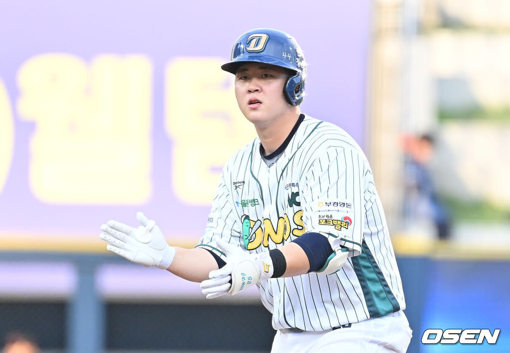 30일 창원NC파크에서 2026 신한 SOL KBO 리그 NC 다이노스와 롯데 자이언츠의 경기가 열렸다. 홈팀 NC는 라일리가, 방문팀 롯데는 이민석이 선발 출전했다. NC 다이노스 김형준이 5회말 1사 1,2루 좌익수 왼쪽 1타점 2루타를 치고 기뻐하고 있다. 2026.05.30 / foto0307@osen.co.kr