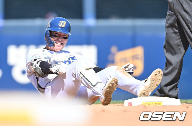 [OSEN=창원, 이석우 기자] 31일 창원NC파크에서 2026 신한 SOL KBO 리그 NC 다이노스와 롯데 자이언츠의 경기가 열렸다. 홈팀 NC는 비슬리가, 방문팀 롯데는 테일러가 선발 출전했다. NC 다이노스 박시원이 5회말 1사 1,3루 우중간 1타점 2루타를 치고 활짝 웃고 있다. 2026.05.31 / foto0307@osen.co.kr