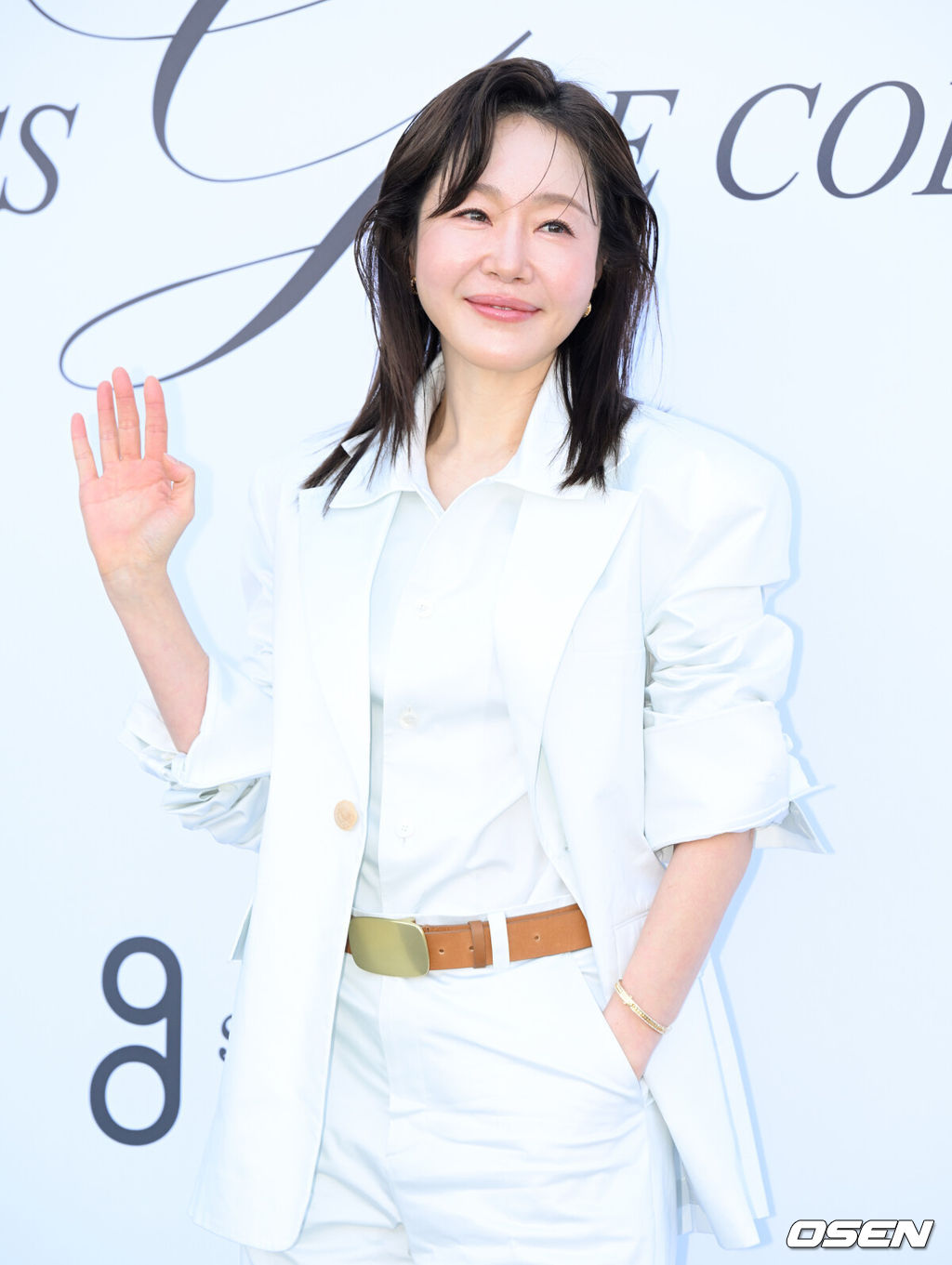‘미스지 콜렉션’ 26 FW 패션쇼 포토콜 행사가 7일 서울 광진구 워커힐 호텔앤리조트 애스톤 하우스에서 열렸다.이날 행사에는 알파드라이브원(이상원, 조우안신), 홍은희, 한지혜, 안현모, 오윤아, 이정현, 엄지원,최명길, 손여은, 차예련, 오현경이 참석했다.배우 엄지원이 포즈를 취하고 있다. 2026.04.07 /cej@osen.co.kr
