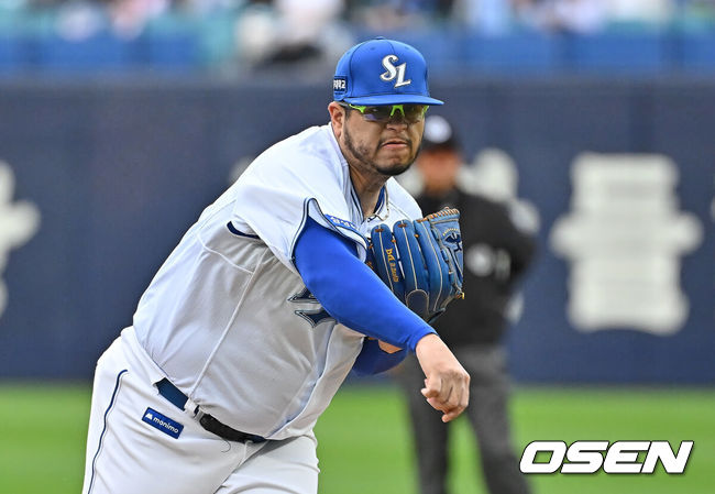 [OSEN=대구, 이석우 기자] 2일 대구삼성라이온즈파크에서 2026 신한 SOL KBO 리그 삼성 라이온즈와 NC 다이노스의 경기가 열렸다. 홈팀 삼성은 후라도가, 방문팀 NC는 토다가 선발 출전했다. 삼성 라이온즈 선발 투수 후라도가 역투하고 있다. 2026.06.02 / foto0307@osen.co.kr