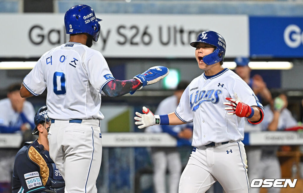 2일 대구삼성라이온즈파크에서 2026 신한 SOL KBO 리그 삼성 라이온즈와 NC 다이노스의 경기가 열렸다. 홈팀 삼성은 후라도가, 방문팀 NC는 토다가 선발 출전했다. 삼성 라이온즈 박승규가 8회말 1사 1,3루 좌월 동점 3점 홈런을 치고 기뻐하고 있다. 2026.06.02 / foto0307@osen.co.kr