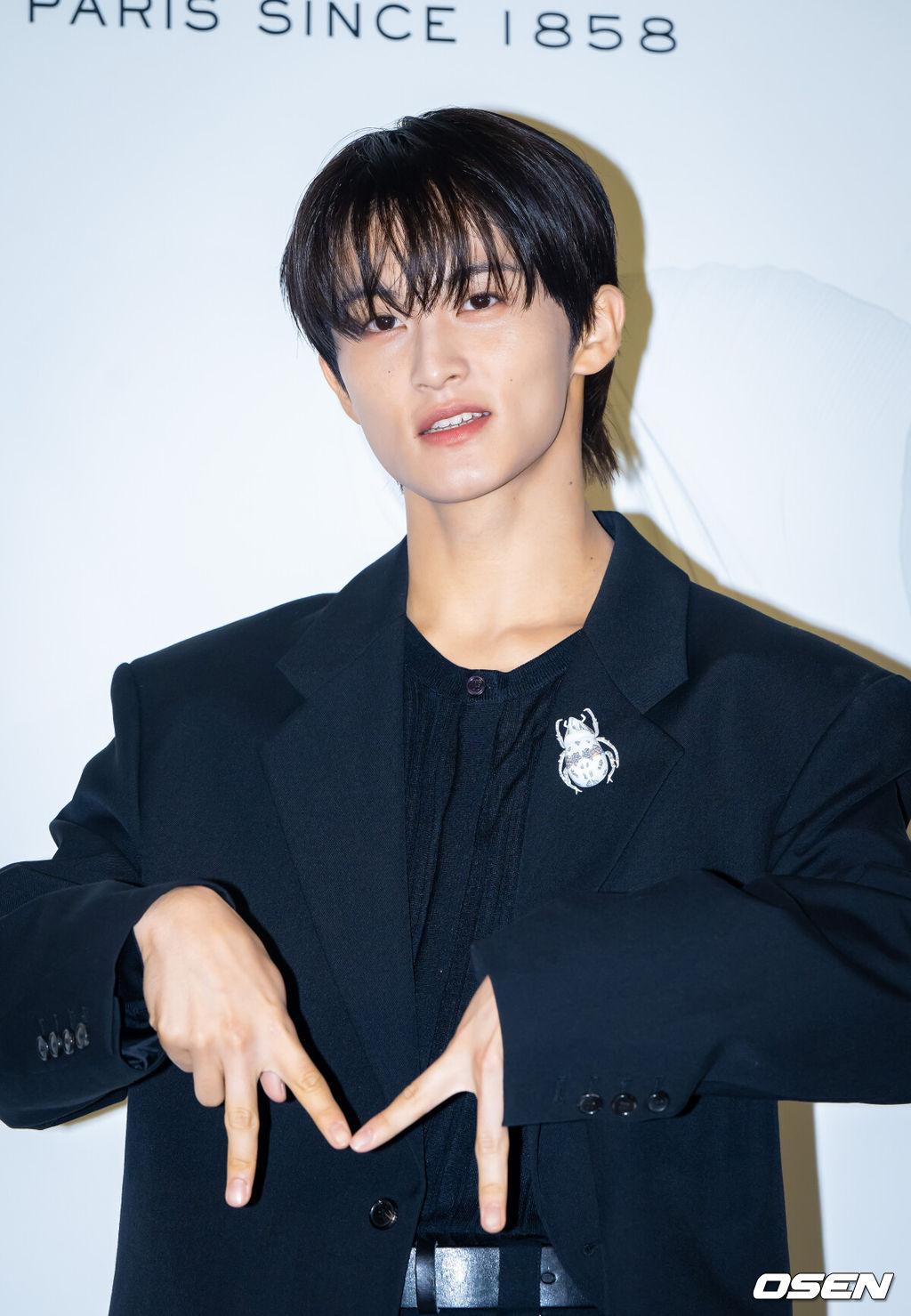 21일 오후 서울 삼청동 디아트 스튜디오에서 부쉐론 2025 까르뜨 블랑슈 하이 쥬얼리 컬렉션 '임퍼머넌스' 행사가 진행됐다.이날행사에는 NCT 마크와 배우 한소희가 참석해 자리를 빛냈다.NCT 마크가 포즈를 취하고 있다.   2025.10.21 / soul1014@osen.co.kr