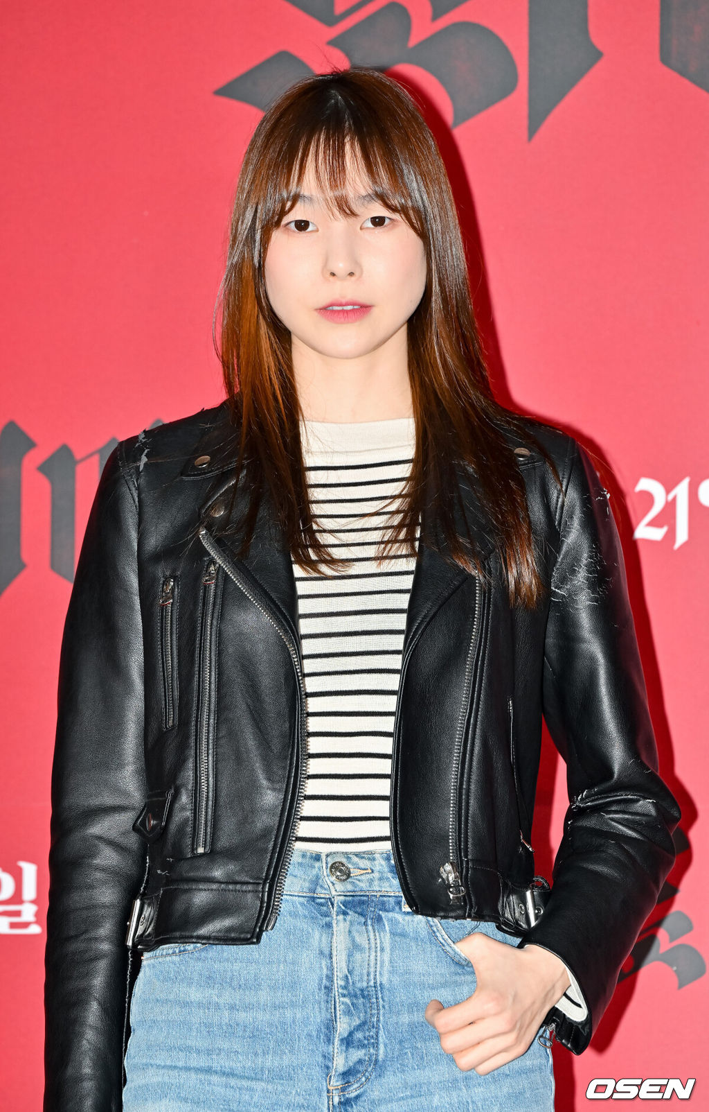 영화 '퇴마록' VIP 시사회 포토월 행사가 4일 오후 서울 송파구 롯데시네마 월드타워에서 열렸다.‘퇴마록’은 독창적인 세계관과 탄탄한 스토리텔링으로 큰 사랑을 받은 이우혁 작가의 소설 ‘퇴마록’의 첫 애니메이션 작품이다. 모델 진정선이 포즈를 취하고 있다.   2025.02.04 / soul1014@osen.co.kr
