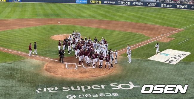 두산과 키움 경기 중 발생한 벤치클리어링. / OSEN DB