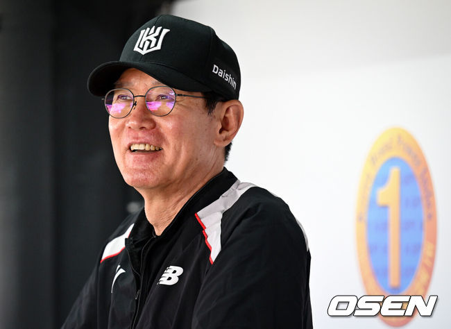 KT 위즈 이강철 감독. /OSEN DB