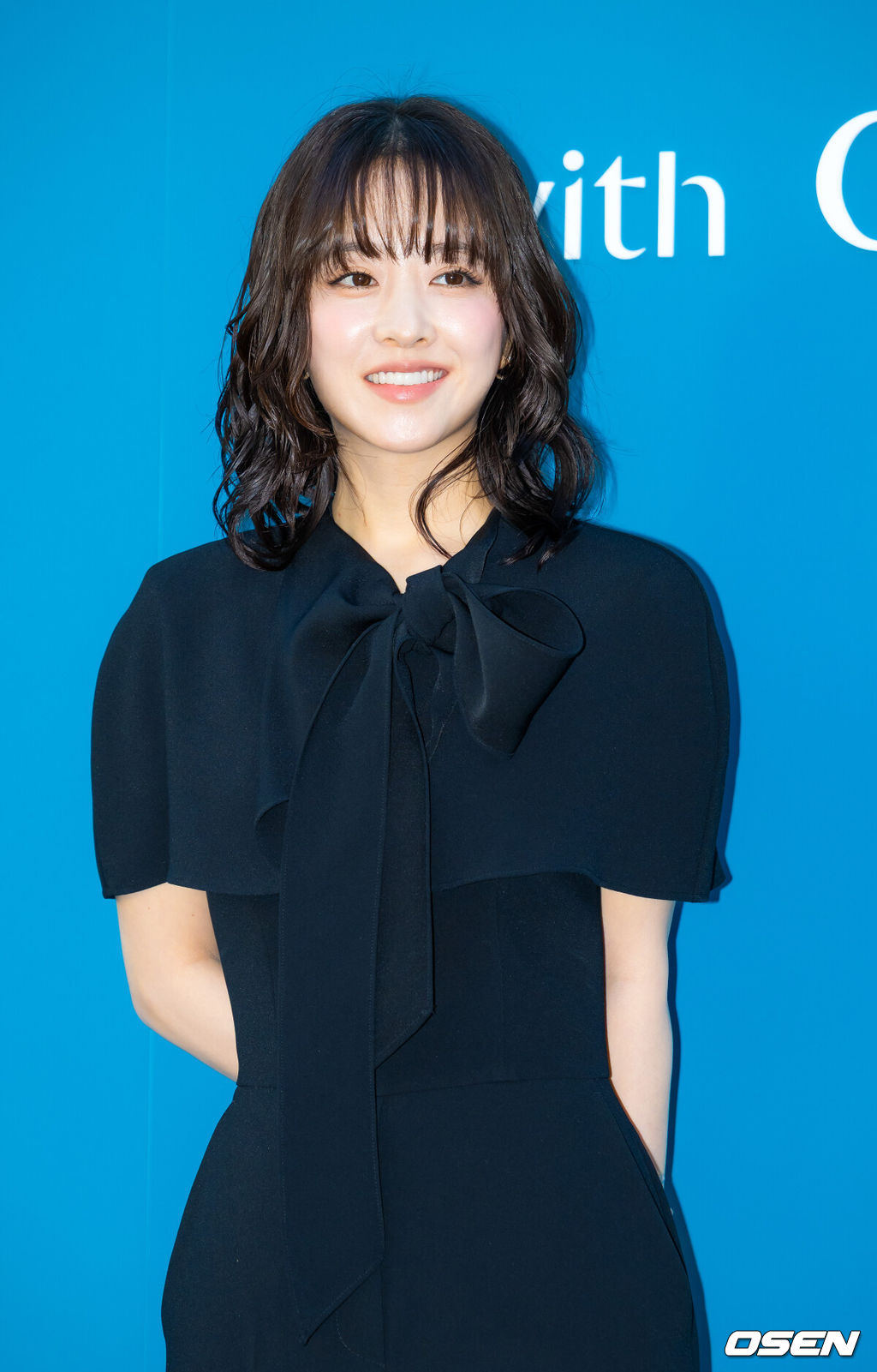29일 오후 서울 강남구 압구정로 야외에서 '제62회 백상예술대상' 디너 포토콜 행사가 열렸다.이 자리에는 배우 류승룡, 현빈, 박보영, 유승목, 임수정, 이채민, 방효린, 박정민, 이성민, 서수빈, 김준수, 김신록, 유희제 등 제62회 백상예술대상 수상자들이 참석했다.배우 박보영이 입장하며 포즈를 취하고 있다. 2026.05.29 / rumi@osen.co.kr