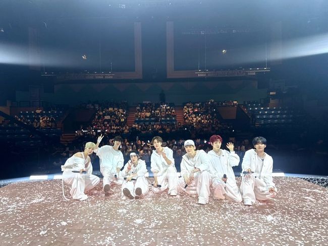 C9엔터테인먼트 제공