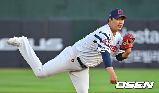 [OSEN=부산, 이석우 기자] 롯데 자이언츠 나균안 / foto0307@osen.co.kr