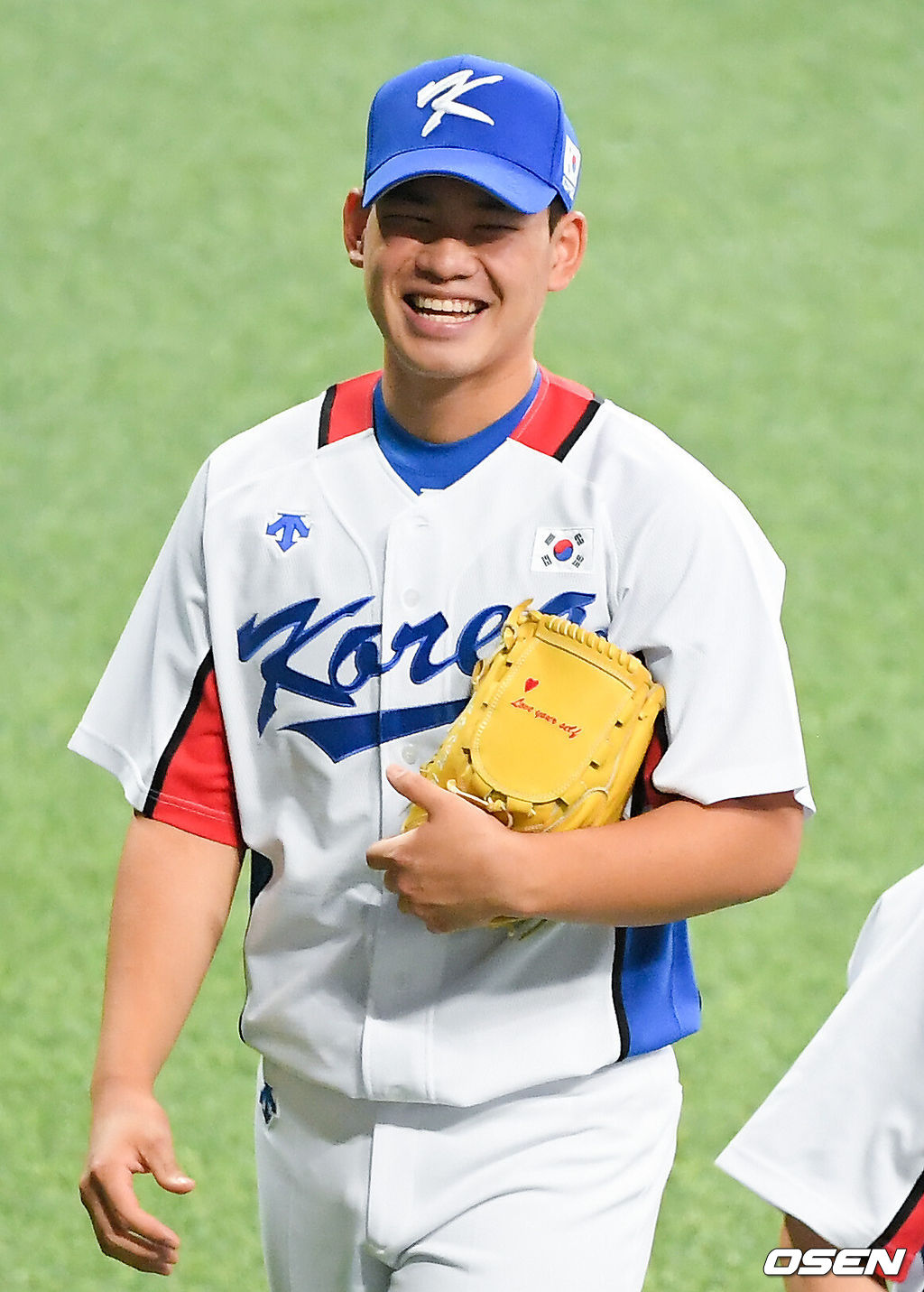 17일 오후 서울 고척스카이돔에서 도쿄올림픽에 출전하는 야구대표팀의 공식훈련이 진행됐다.김진욱이 미소 짓고 있다.  21.07.17 / soul1014@osen.co.kr