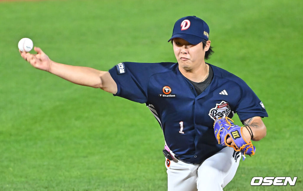 11일 부산 사직야구장에서 2026 신한 SOL KBO 리그 롯데 자이언츠와 두산 베어스의 경기가 열렸다. 홈팀 롯데는 박세웅이, 방문팀 두산은 타카다가 선발 출전했다.두산 베어스 박치국이 역투하고 있다. 2026.06.11 / foto0307@osen.co.kr