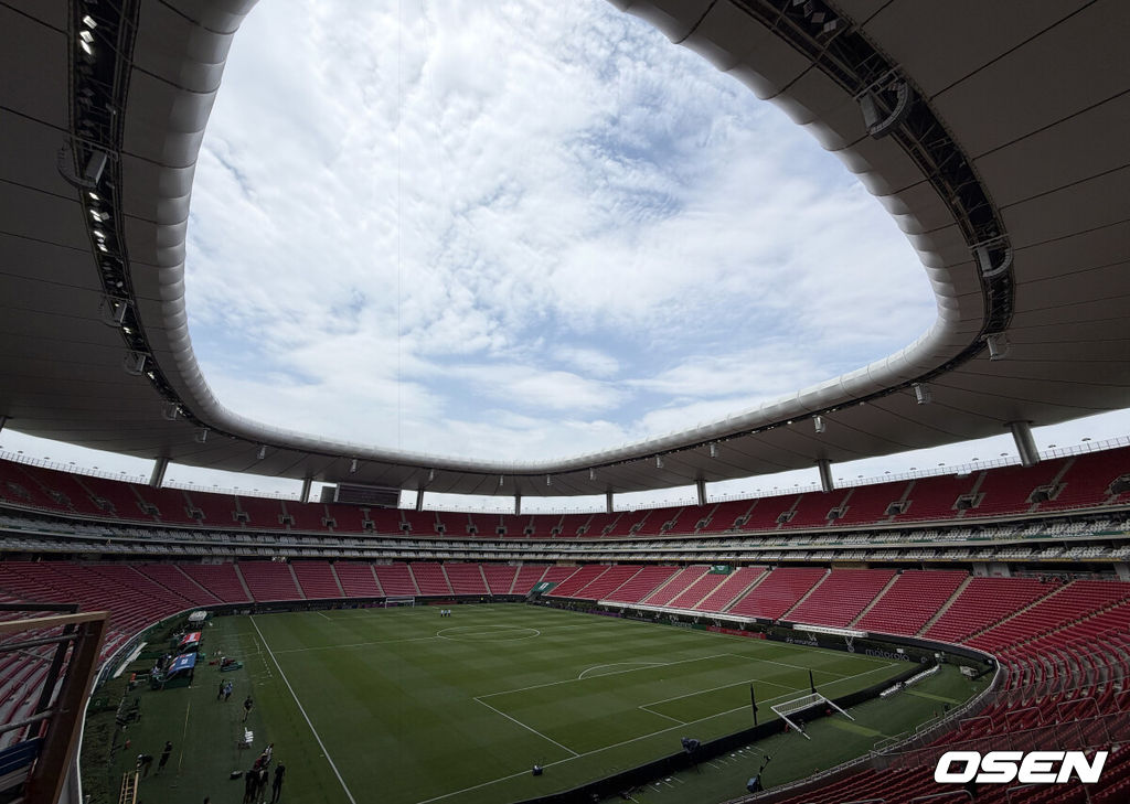 11일(한국시각) 멕시코 멕시코 과달라하라의 에스타디오 과달라하라에서 대한민국 축구국가대표팀 공식 기자회견이 진행됐다.대한민국 월드컵대표팀은 오는 12일 오전 11시(한국시각) 체코와 2026년 북중미 월드컵 조별리그 A조 1차전을 펼친다.A조 1차전, 2차전 경기가 펼쳐질 에스타디오 과달라하라. 2026.06.11 /sunday@osen.co.kr