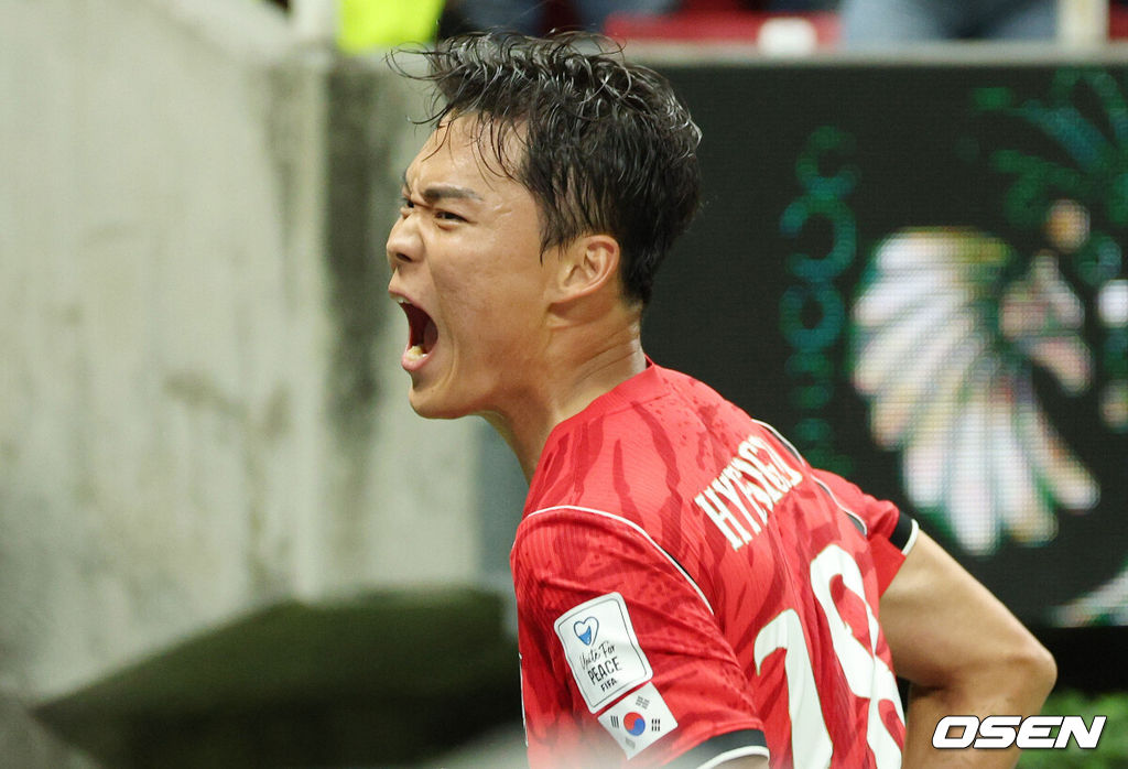  12일 (한국시간) 멕시코 에스타디오 과달라하라에서 2026 국제축구연맹(FIFA) 북중미 월드컵 A조 조별리그 1차전 대한민국과 체코의 경기가 열렸다.대표팀은 체코전을 시작으로 19일 개최국 멕시코와 같은 장소에서 격돌한 뒤, 25일 몬테레이 BBVA 스타디움에서 남아프리카공화국과 최종전을 치른다.후반 오현규가 역전골을 넣고 기뻐하고 있다.2026.06.12 /sunday@osen.co.kr