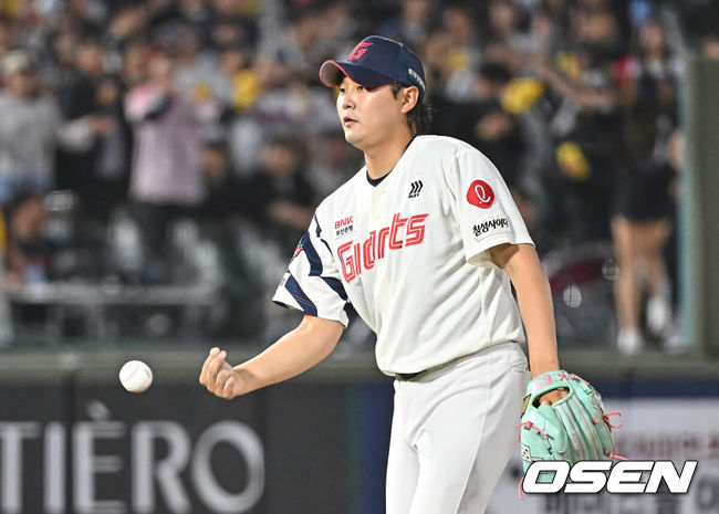[OSEN=부산, 이석우 기자] 롯데 자이언츠 정철원 039 2026.05.27 / foto0307@osen.co.kr