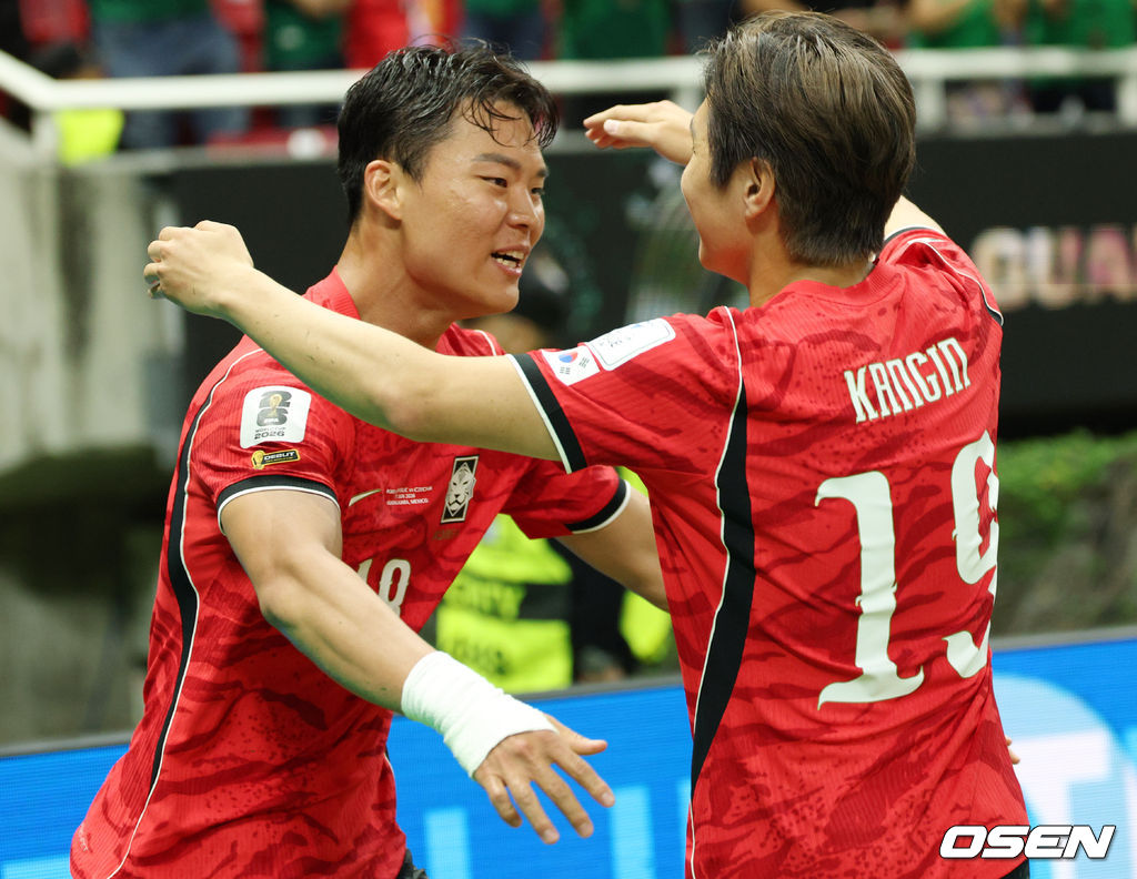 12일 (한국시간) 멕시코 에스타디오 과달라하라에서 2026 국제축구연맹(FIFA) 북중미 월드컵 A조 조별리그 1차전 대한민국과 체코의 경기가 열렸다.대표팀은 체코전을 시작으로 19일 개최국 멕시코와 같은 장소에서 격돌한 뒤, 25일 몬테레이 BBVA 스타디움에서 남아프리카공화국과 최종전을 치른다.후반 오현규가 역전골을 넣고 기뻐하고 있다.2026.06.12 /sunday@osen.co.kr