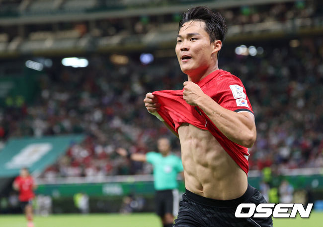  [OSEN=과달라하라(멕시코), 이대선 기자] 12일 (한국시간) 멕시코 에스타디오 과달라하라에서 2026 국제축구연맹(FIFA) 북중미 월드컵 A조 조별리그 1차전 대한민국과 체코의 경기가 열렸다.대표팀은 체코전을 시작으로 19일 개최국 멕시코와 같은 장소에서 격돌한 뒤, 25일 몬테레이 BBVA 스타디움에서 남아프리카공화국과 최종전을 치른다.후반 오현규가 역전골을 넣고 기뻐하고 있다.2026.06.12 /sunday@osen.co.kr
