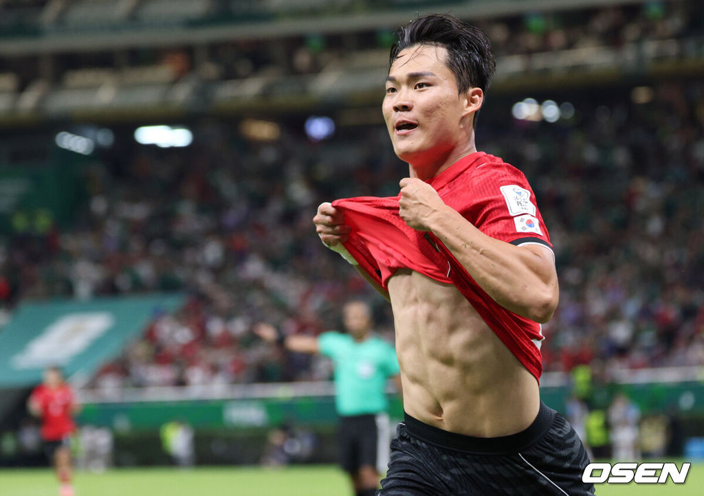 12일 (한국시간) 멕시코 에스타디오 과달라하라에서 2026 국제축구연맹(FIFA) 북중미 월드컵 A조 조별리그 1차전 대한민국과 체코의 경기가 열렸다.대표팀은 체코전을 시작으로 19일 개최국 멕시코와 같은 장소에서 격돌한 뒤, 25일 몬테레이 BBVA 스타디움에서 남아프리카공화국과 최종전을 치른다.후반 오현규가 역전골을 넣고 기뻐하고 있다.2026.06.12 /sunday@osen.co.kr