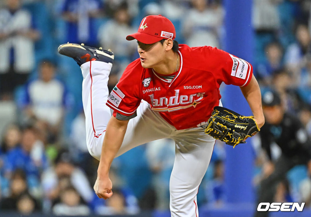 12일 대구삼성라이온즈파크에서 2026 신한 SOL KBO 리그 삼성 라이온즈와 SSG 랜더스의 경기가 열렸다. 홈팀 삼성은 장찬희가, 방문팀 SSG는 타케다가 선발 출전했다. SSG 랜더스 조병현이 역투하고 있다. 2026.06.12 / foto0307@osen.co.kr