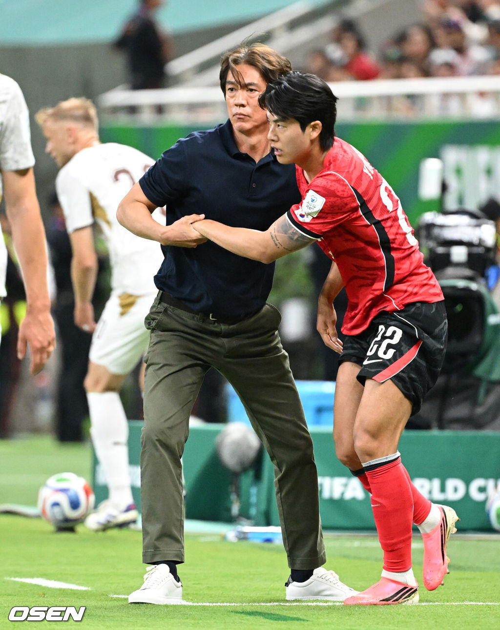 대한민국 홍명보 감독-설영우 2026.06.14 /sunday@osen.co.kr