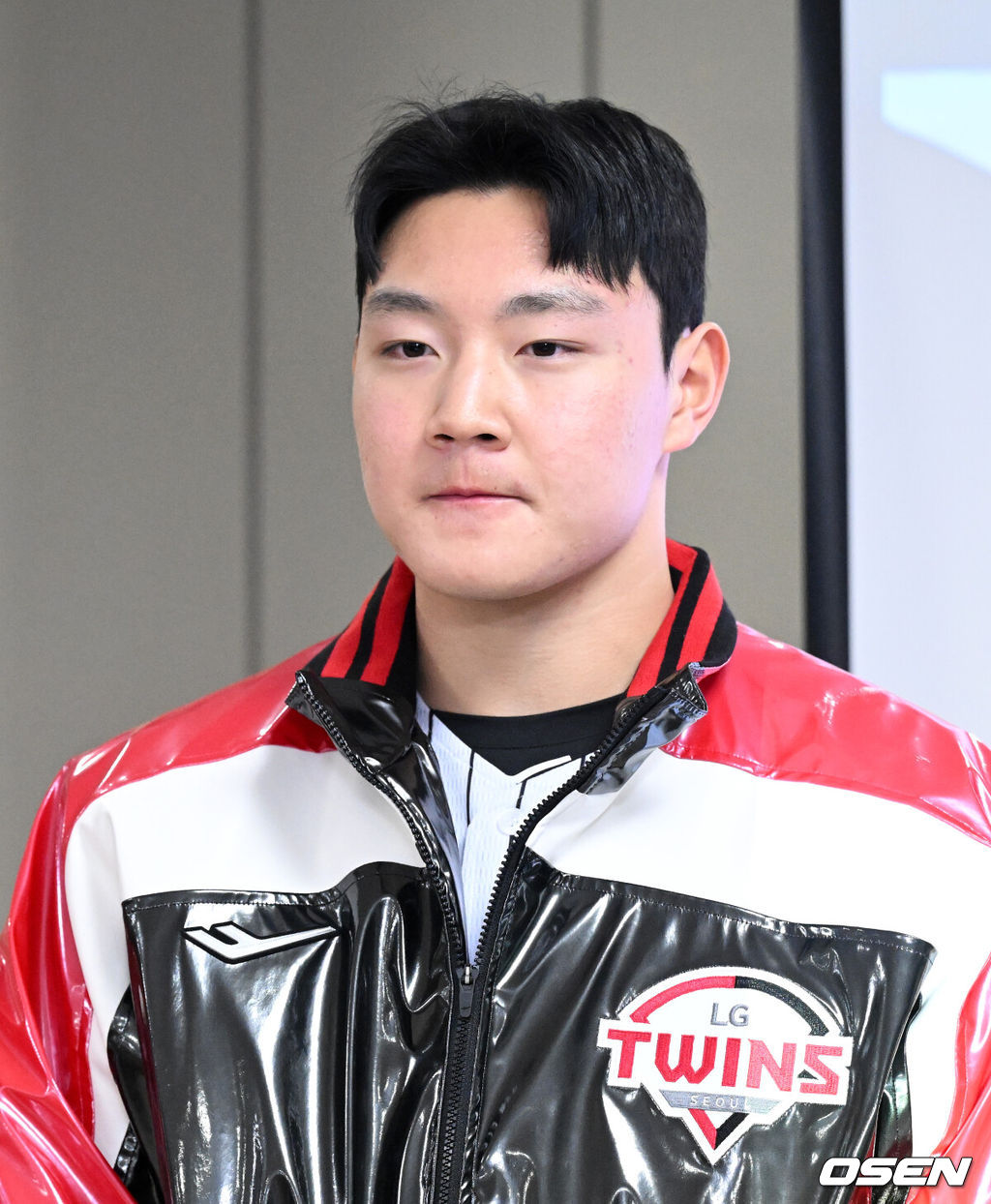 6일 오후 서울 잠실야구장에서 LG 트윈스 2026년 선수단 신년인사회가 열렸다. LG 신인 투수 양우진이 인사를 하고 있다. 2026.01.06 /sunday@osen.co.kr