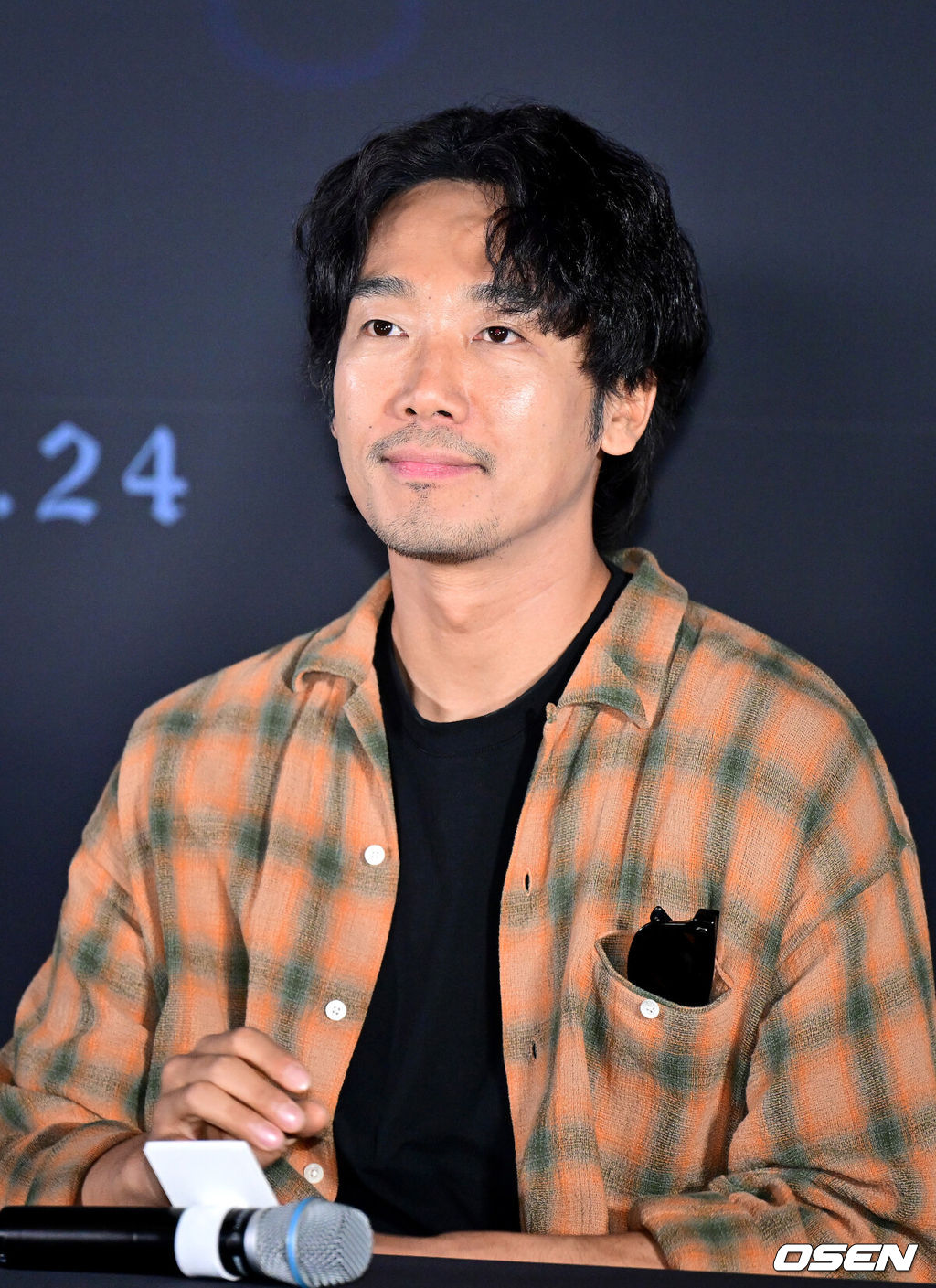 15일 오후 서울 용산 CGV에서 영화 ‘눈동자’(감독 염지호) 언론시사회 및 간담회가 열렸다.영화 '눈동자'는 유전병으로 시력을 점점 잃어가고 있는 서진이 쌍둥이 동생의 죽음을 둘러싼 의혹을 파헤치다 그 실체와 마주하게 되는 서스펜스 스릴러다.배우 김남희가 인사말을 준비하고 있다. 2026.06.15 / dreamer@osen.co.kr