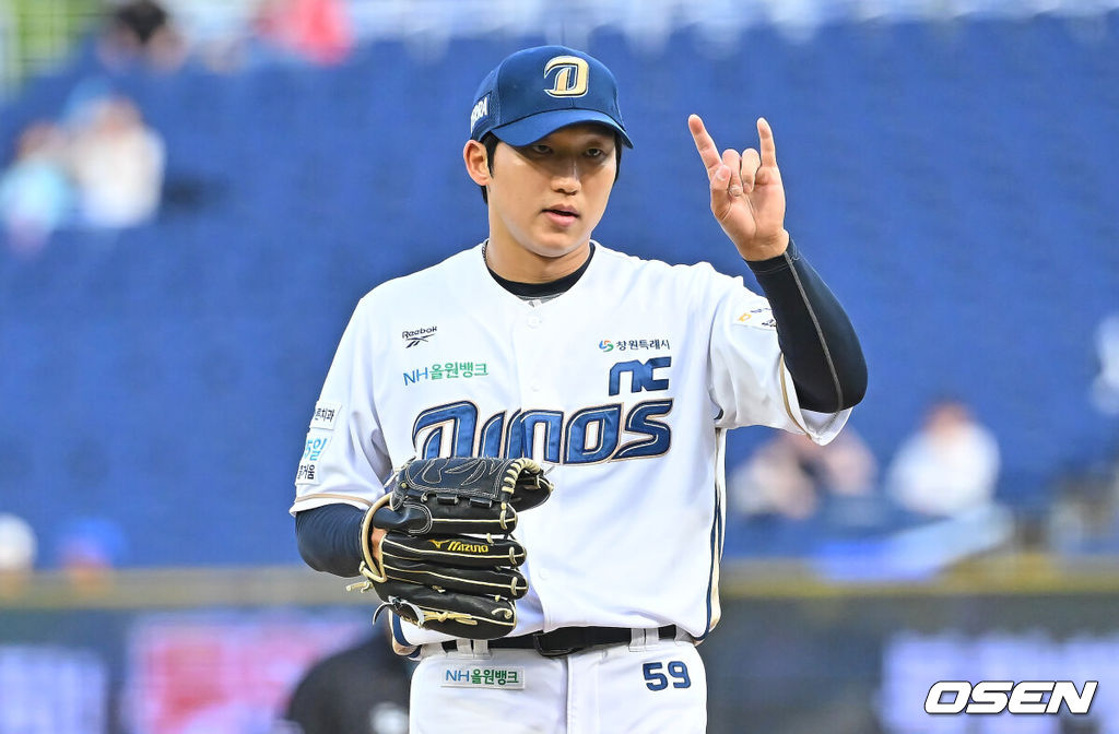16일 창원NC파크에서 2026 신한 SOL KBO 리그 NC 다이노스와 한화 이글스의 경기가 열렸다. 홈팀 NC는 구창모가, 방문팀 한화는 화이트가 선발 출전했다. NC 다이노스 선발투수 구창모가 사인을 보내고 있다. 2026.06.16 / foto0307@osen.co.kr