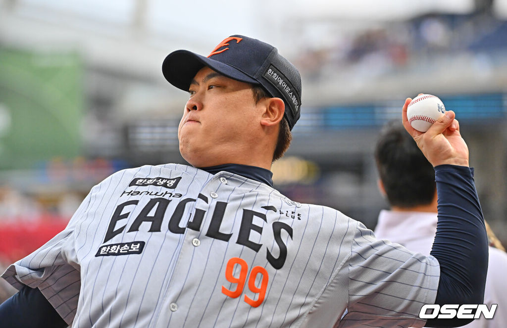 17일 창원NC파크에서 2026 신한 SOL KBO 리그 NC 다이노스와 한화 이글스의 경기가 열렸다. 홈팀 NC는 라일리가, 방문팀 한화는 류현진이 선발 출전했다. 한화 이글스 선발투수 류현진이 역투하고 있다. 2026.06.17 / foto0307@osen.co.kr