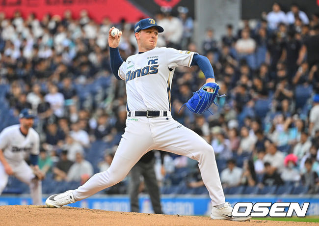 [OSEN=창원, 이석우 기자] 17일 창원NC파크에서 2026 신한 SOL KBO 리그 NC 다이노스와 한화 이글스의 경기가 열렸다. 홈팀 NC는 라일리가, 방문팀 한화는 류현진이 선발 출전했다. NC 다이노스 선발투수 라일리가 역투하고 있다. 2026.06.17 / foto0307@osen.co.kr