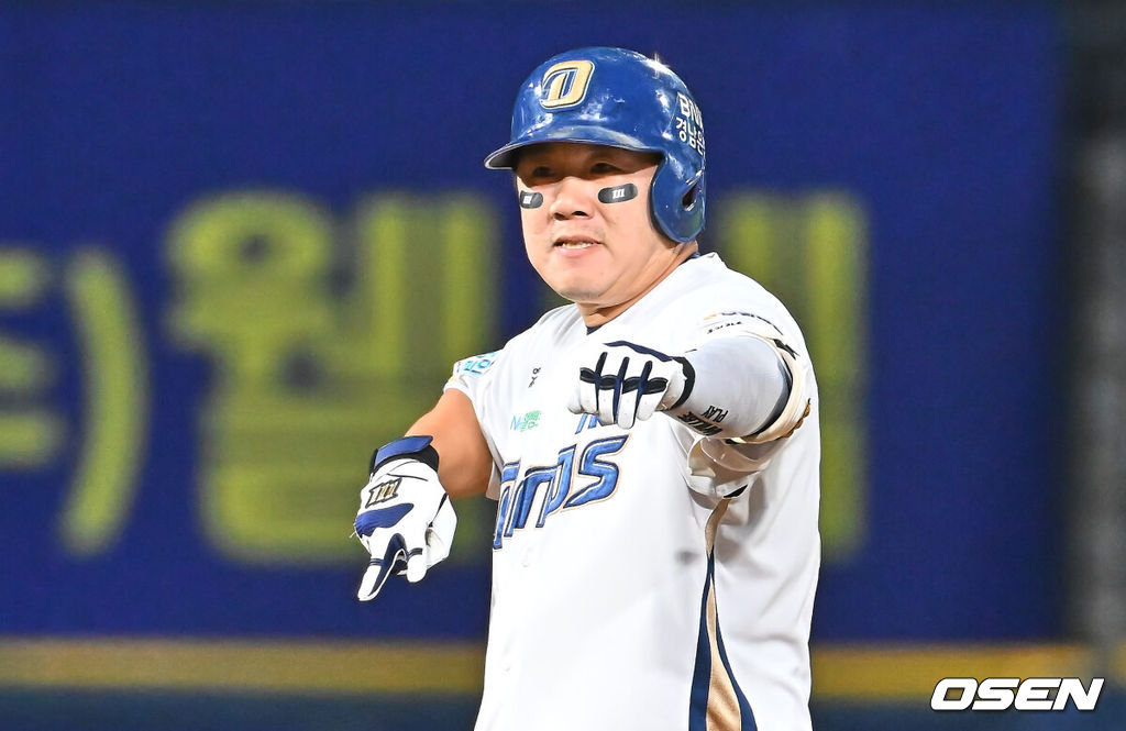 17일 창원NC파크에서 2026 신한 SOL KBO 리그 NC 다이노스와 한화 이글스의 경기가 열렸다. 홈팀 NC는 라일리가, 방문팀 한화는 류현진이 선발 출전했다. NC 다이노스 이우성이 7회말 1사 2루 좌익수 왼쪽 1타점 2루타를 치고 세리머니를 하고 있다. 2026.06.17 / foto0307@osen.co.kr