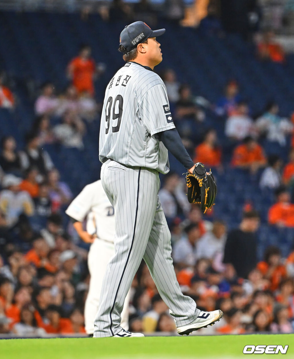 17일 창원NC파크에서 2026 신한 SOL KBO 리그 NC 다이노스와 한화 이글스의 경기가 열렸다. 홈팀 NC는 라일리가, 방문팀 한화는 류현진이 선발 출전했다. 한화 이글스 류현진이 5회말 2실점하고 아쉬워하고 있다. 2026.06.17 / foto0307@osen.co.kr