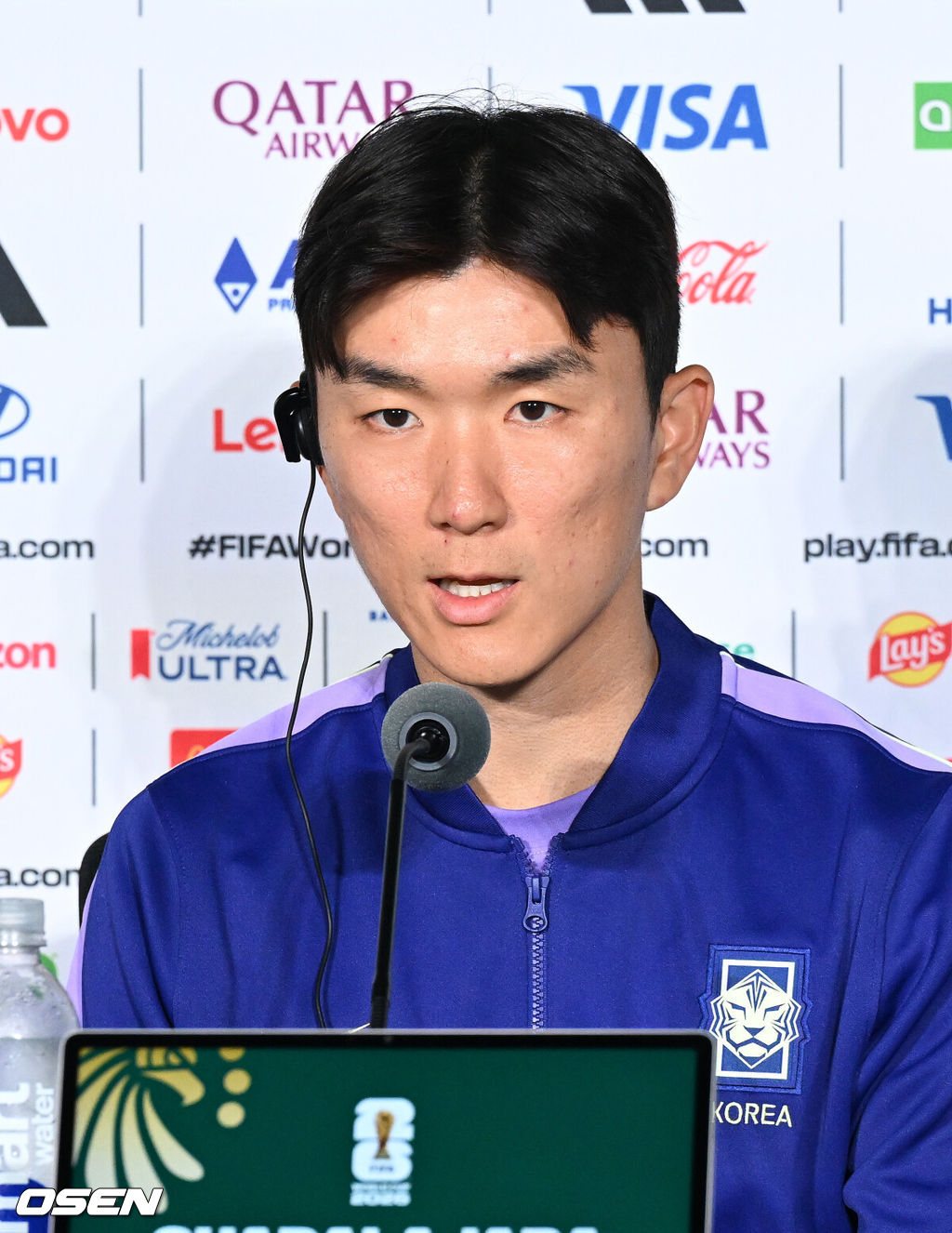 18일(한국시각) 멕시코 멕시코 과달라하라의 에스타디오 과달라하라에서 대한민국 축구국가대표팀 공식 기자회견이 진행됐다.대표팀은 19일 오전 10시(한국시간) 개최국 멕시코를 상대로 A조 조별리그 2차전을 갖는다.황인범이 질문에 답을 하고 있다. 2026.06.18 /sunday@osen.co.kr